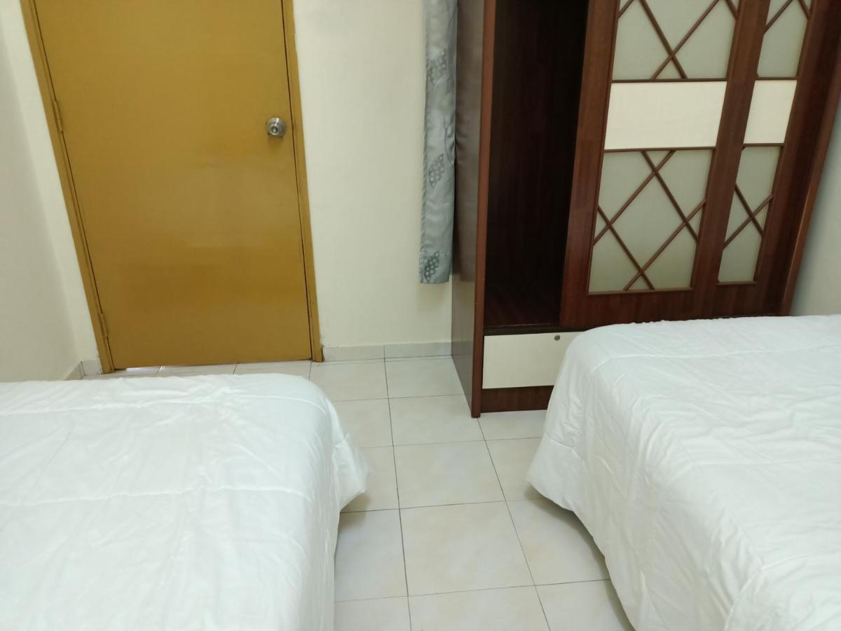 Oyo Home 90419 Sahar Guesthouse Malacca Eksteriør billede