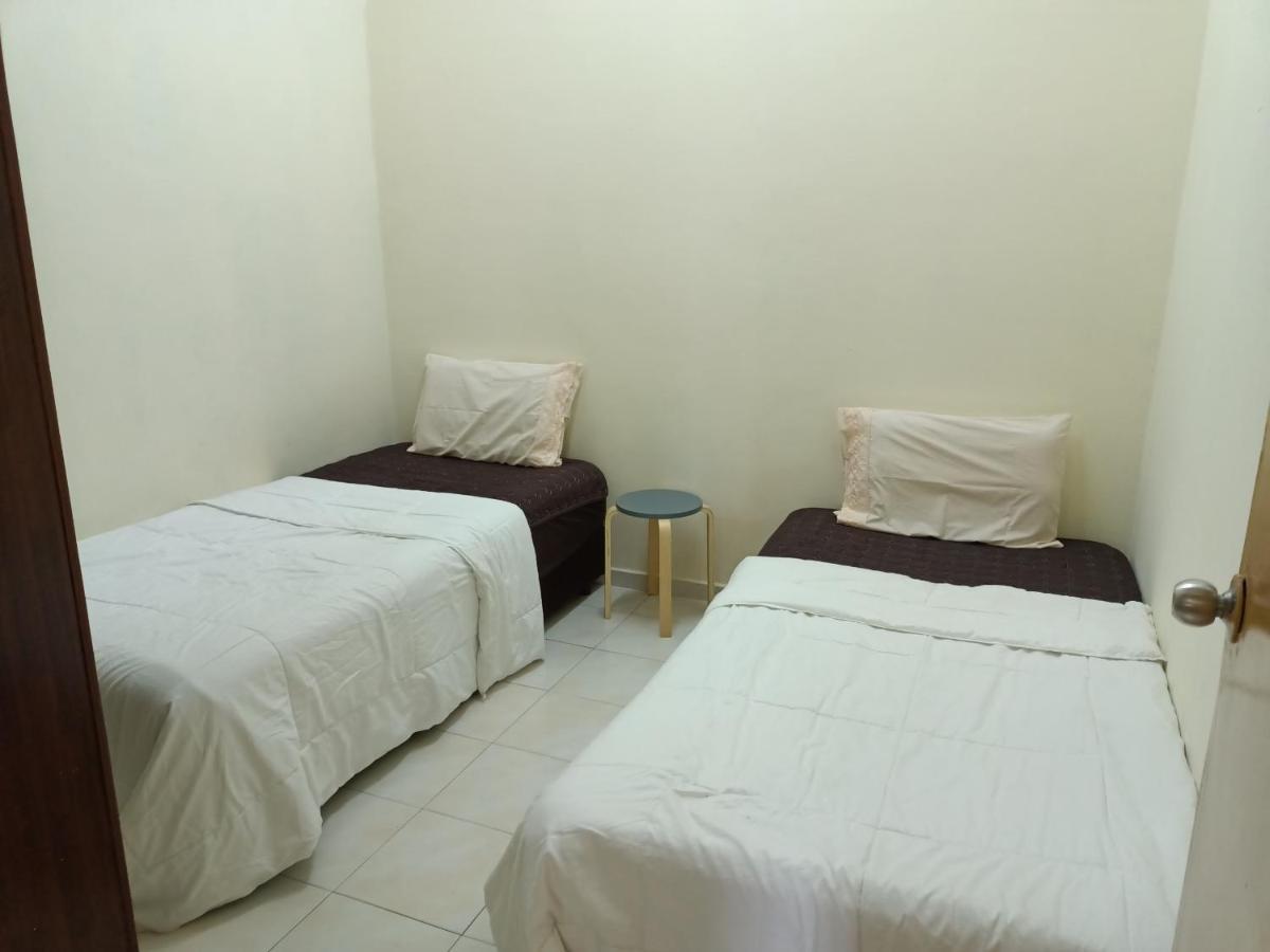 Oyo Home 90419 Sahar Guesthouse Malacca Eksteriør billede