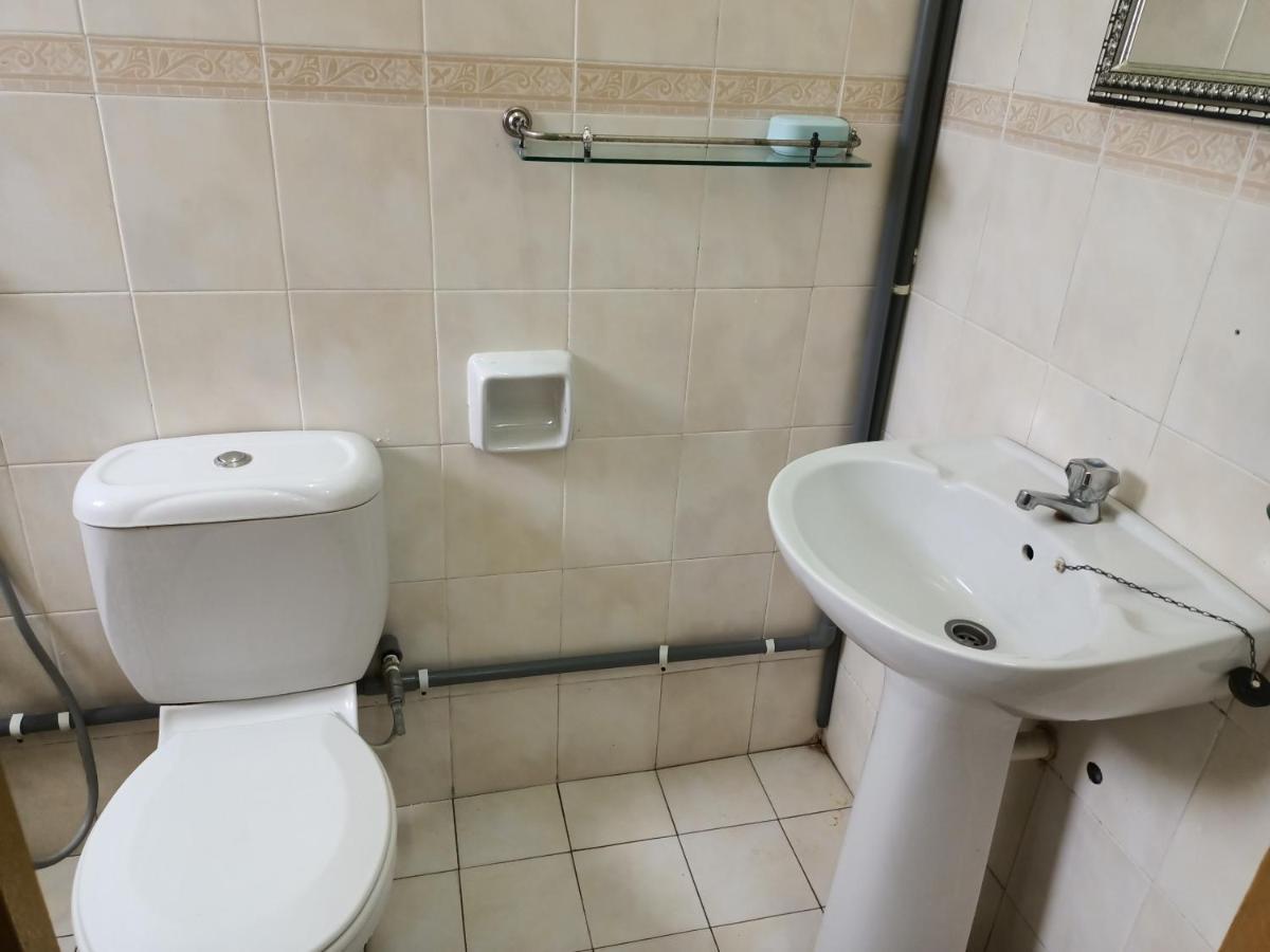 Oyo Home 90419 Sahar Guesthouse Malacca Eksteriør billede