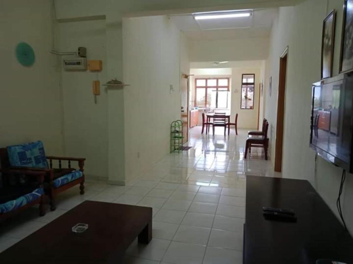 Oyo Home 90419 Sahar Guesthouse Malacca Eksteriør billede