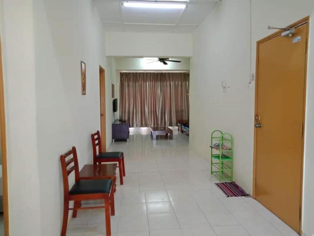 Oyo Home 90419 Sahar Guesthouse Malacca Eksteriør billede