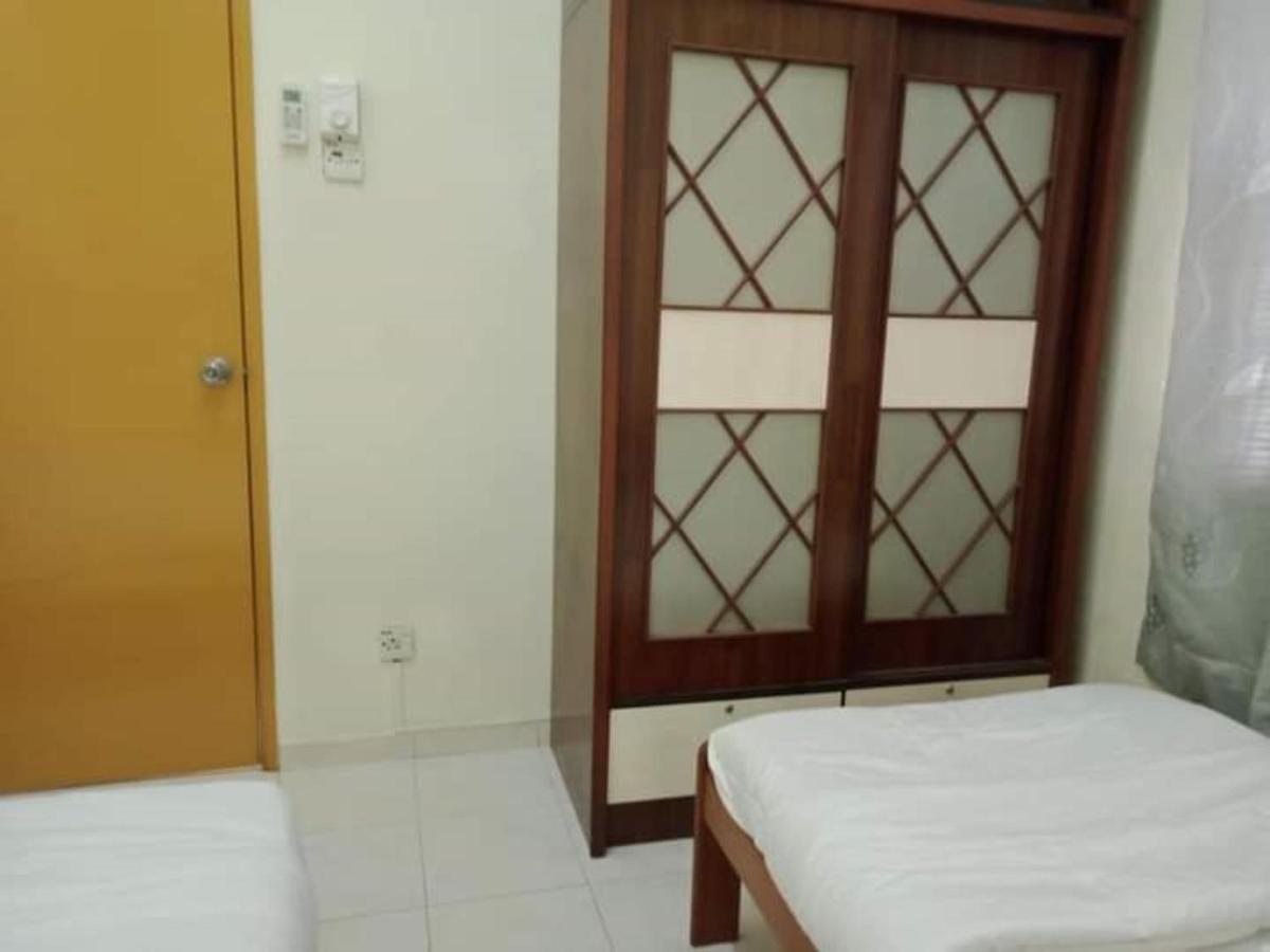 Oyo Home 90419 Sahar Guesthouse Malacca Eksteriør billede