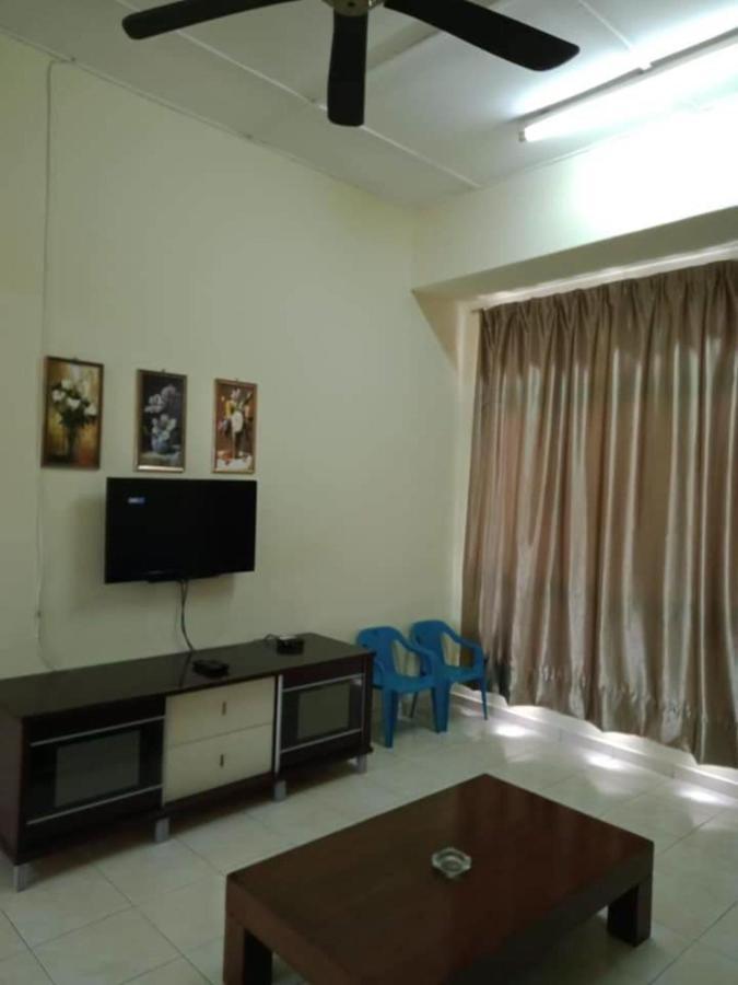 Oyo Home 90419 Sahar Guesthouse Malacca Eksteriør billede