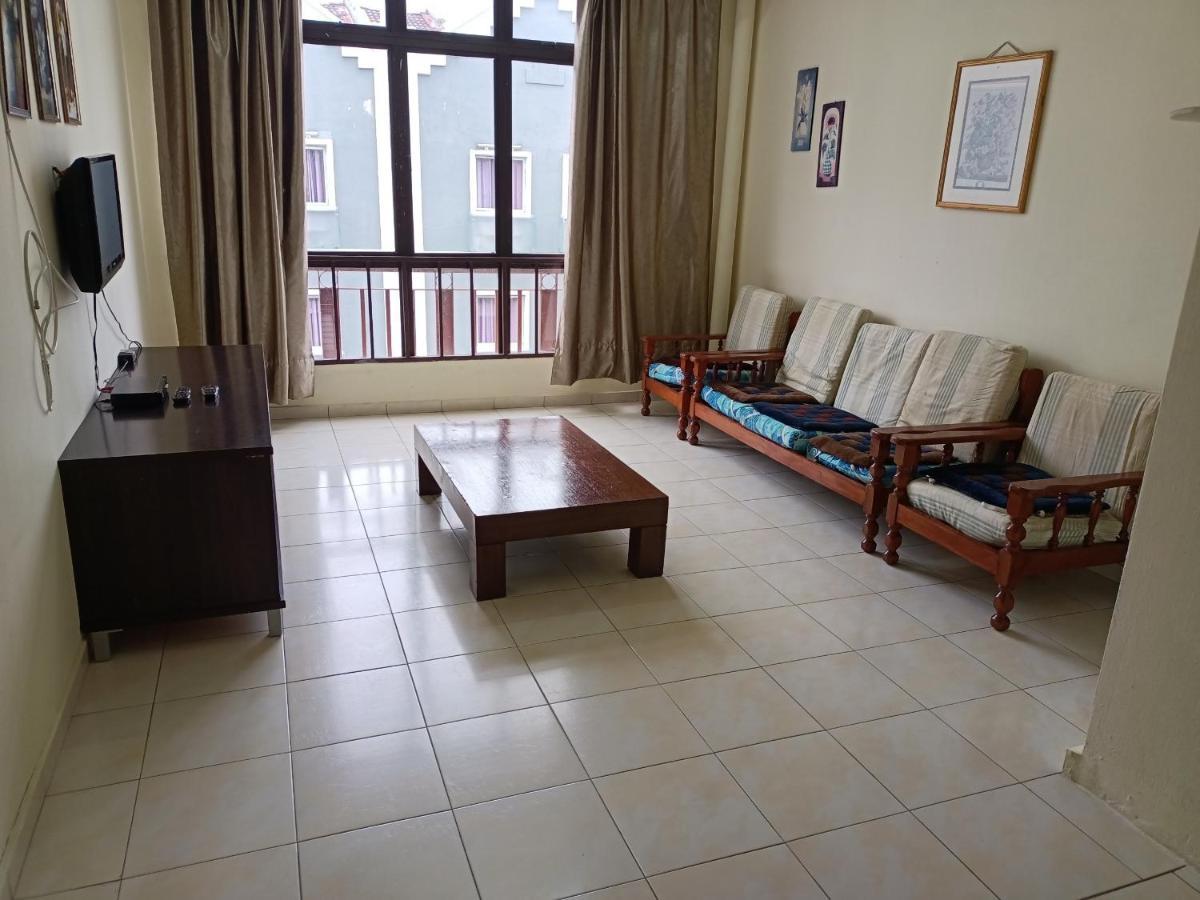 Oyo Home 90419 Sahar Guesthouse Malacca Eksteriør billede