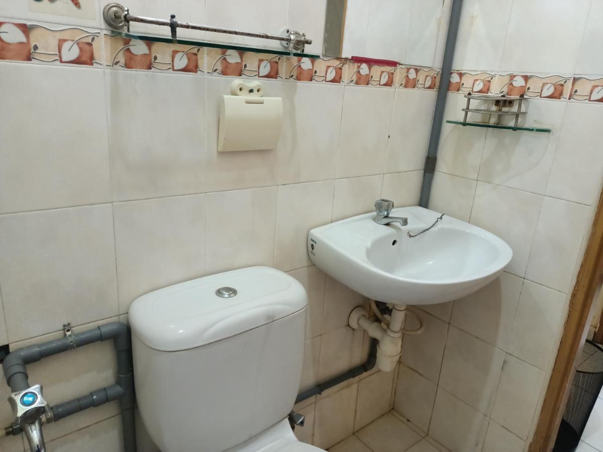 Oyo Home 90419 Sahar Guesthouse Malacca Eksteriør billede