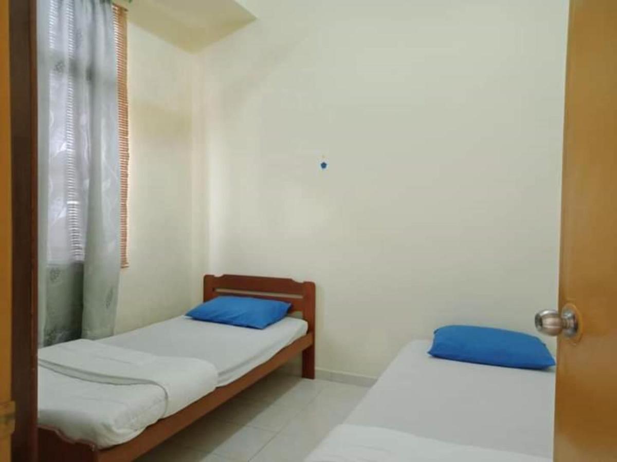 Oyo Home 90419 Sahar Guesthouse Malacca Eksteriør billede
