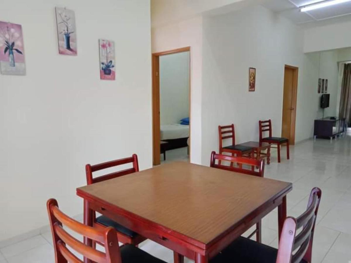 Oyo Home 90419 Sahar Guesthouse Malacca Eksteriør billede
